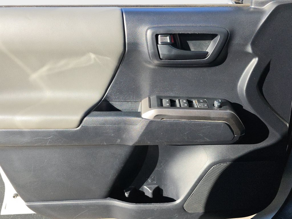 Used 2019 Toyota Tacoma SR5 RWD image 21