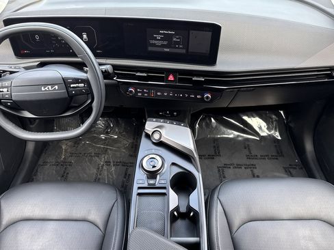 Used 2025 Kia EV6 Wind image 12