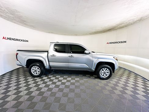 Used 2025 Toyota Tacoma SR5 image 8