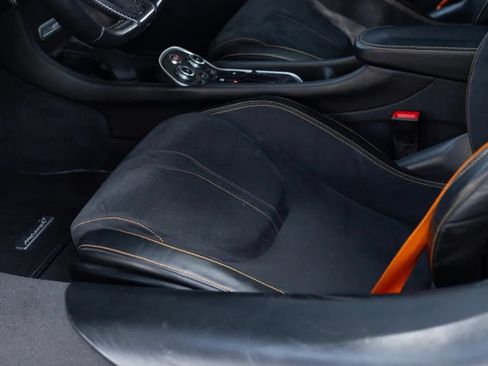 Used 2018 McLaren 570S RWD image 23