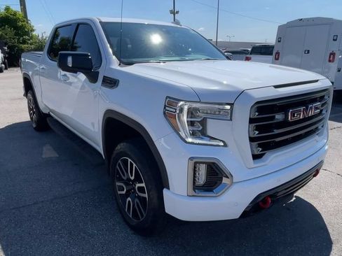Used 2022 GMC Sierra 1500 AT4 w/ AT4 Premium Package AWD/4WD image 4