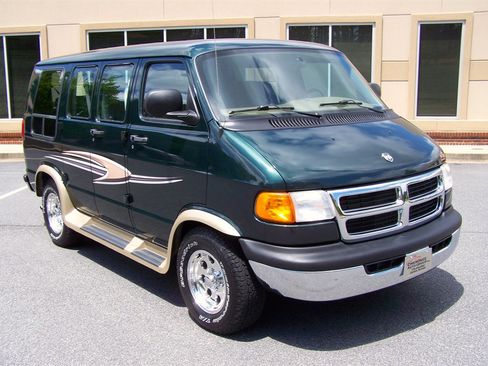 Used 2003 Dodge B1500 image 3