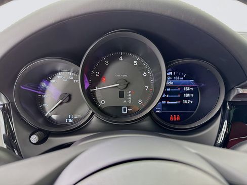New 2026 Porsche Macan image 17