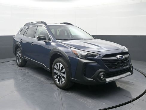 Used 2025 Subaru Outback Limited XT image 3