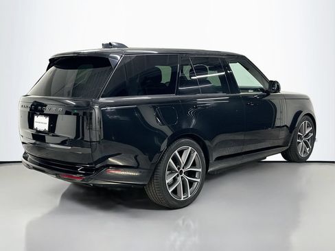 Used 2026 Land Rover Range Rover SE AWD/4WD image 9