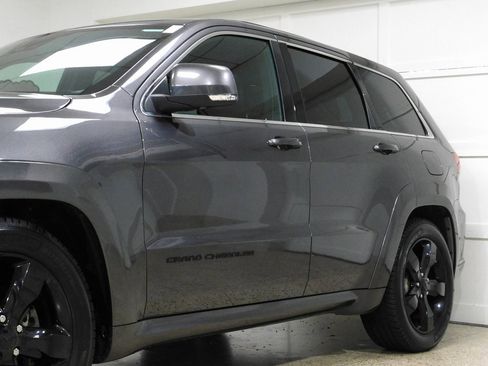 Used 2016 Jeep Grand Cherokee Overland w/ Advanced Technology Group image 23