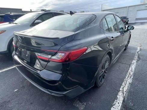 Used 2025 Toyota Camry SE FWD image 12