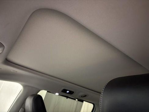 Used 2024 Chrysler Pacifica Limited image 21