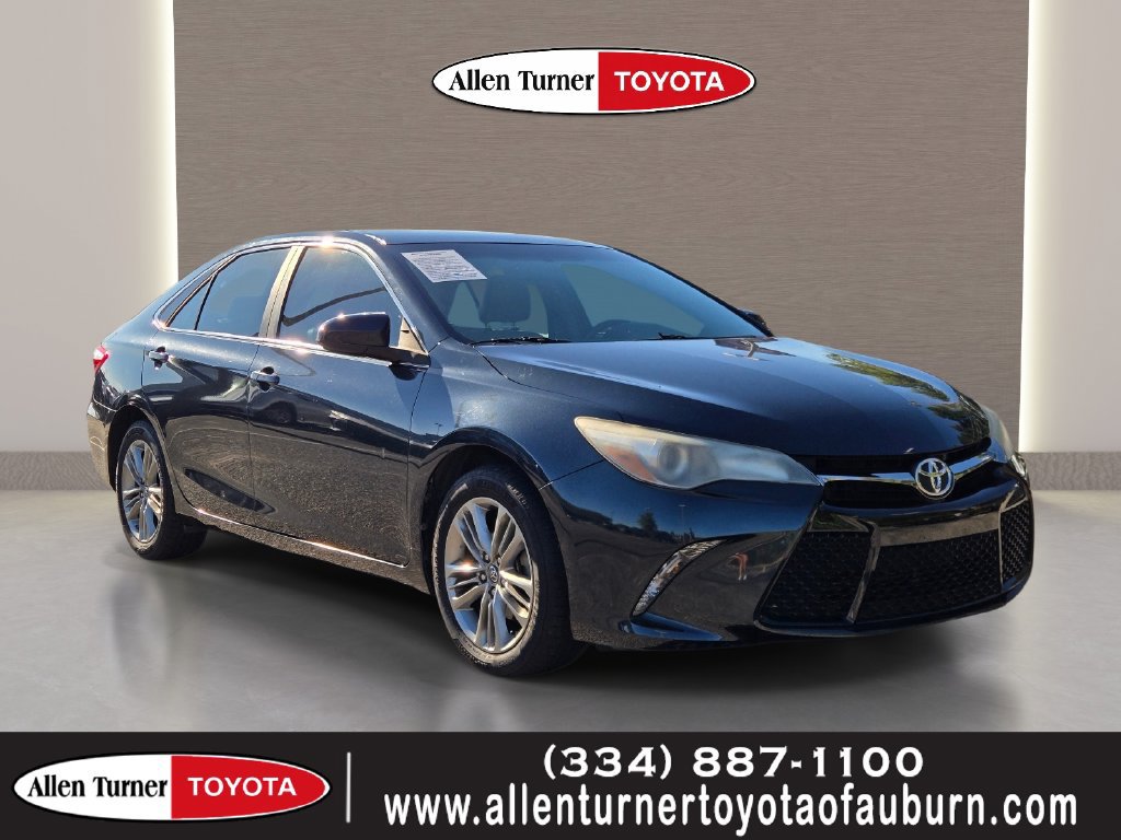 Used 2017 Toyota Camry SE FWD image 1