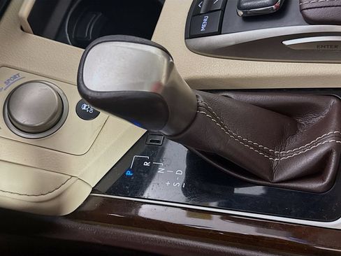 Used 2016 Lexus ES 350 w/ Luxury Package w/Wood Trim FWD image 15