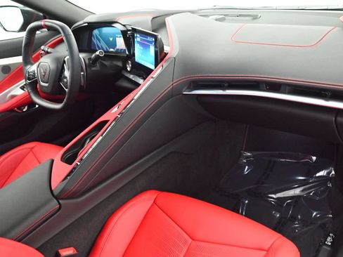 Used 2024 Chevrolet Corvette Stingray Preferred Conv w/ Z51 Performance Package RWD image 22