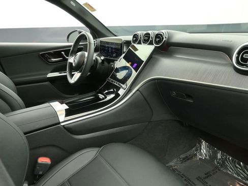 Used 2026 Mercedes-Benz GLC 300 4MATIC image 31