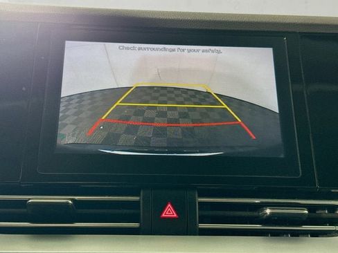 Certified 2021 Kia Niro LX image 13