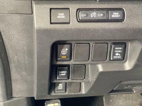 Used 2024 Nissan Frontier SV w/ SV Convenience Package RWD image 11