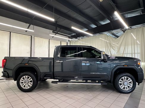 Used 2022 GMC Sierra 2500 Denali AWD/4WD image 3
