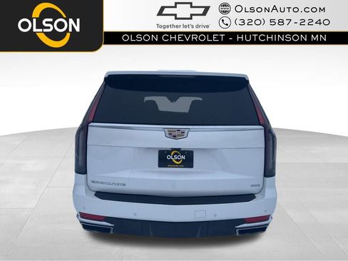 Used 2022 Cadillac Escalade ESV Premium Luxury Platinum image 4