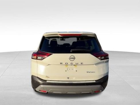 Used 2023 Nissan Rogue SV image 12