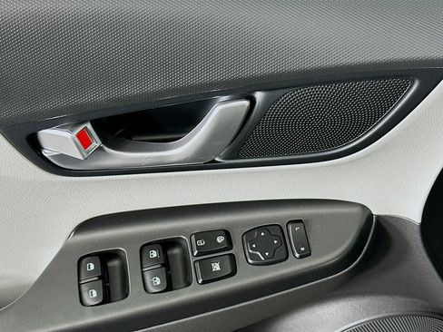 Used 2023 Hyundai Kona SE w/ Cargo Package image 15