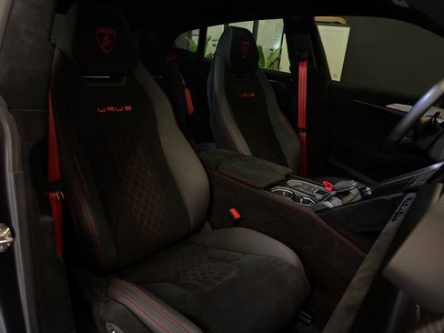Used 2023 Lamborghini Urus Performante AWD/4WD image 26