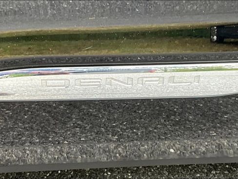 Used 2023 GMC Acadia Denali w/ Black Diamond Edition image 33