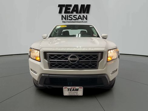 Used 2024 Nissan Frontier SV w/ Technology Package image 2