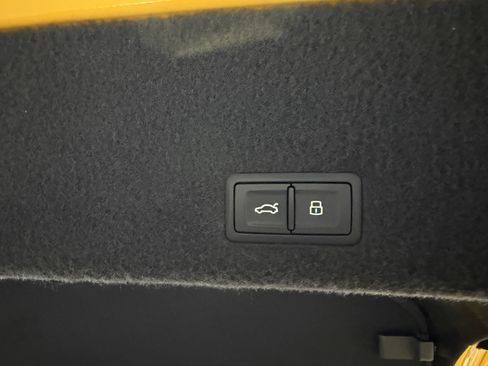 Used 2019 Lamborghini Urus AWD/4WD image 30