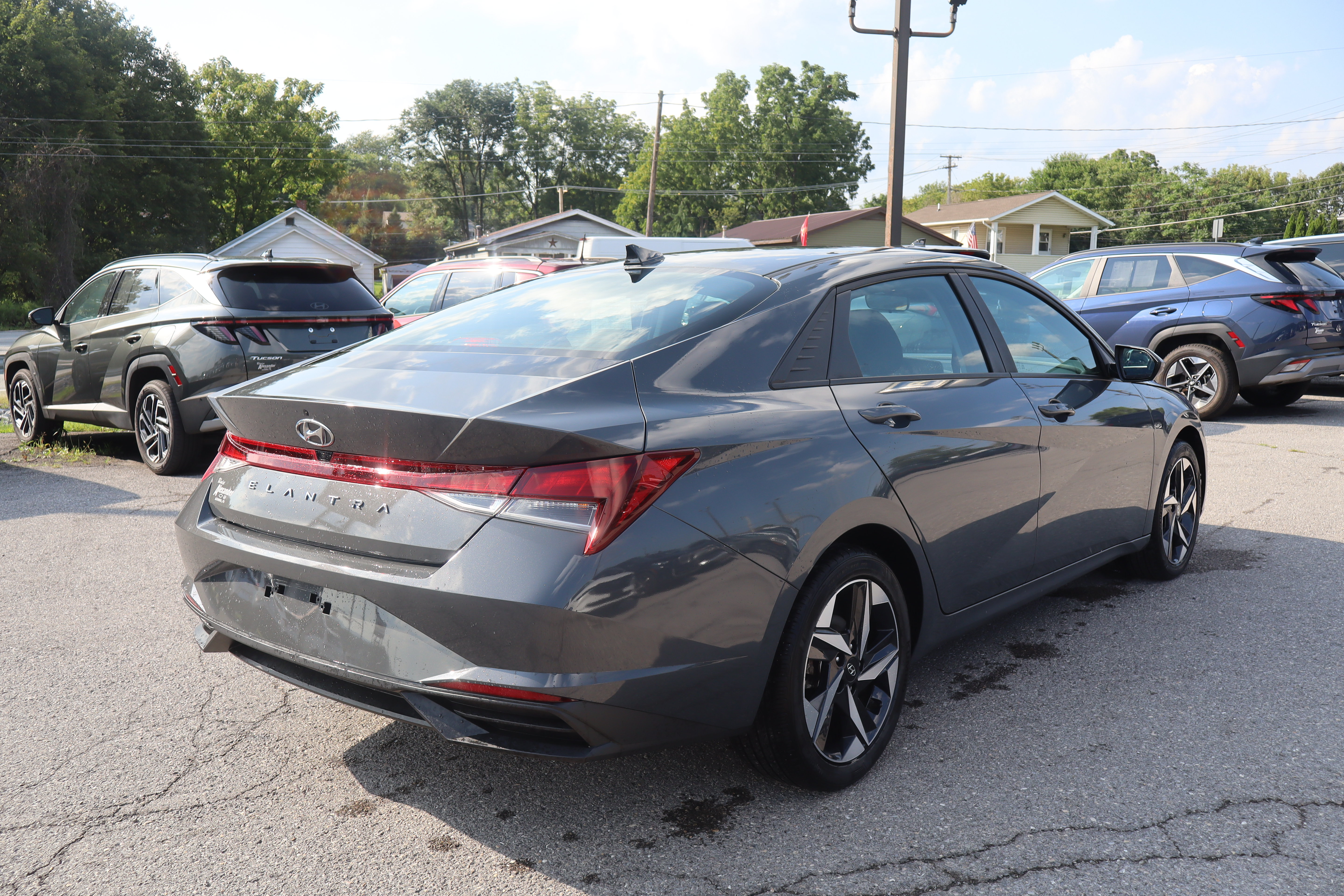 Certified 2023 Hyundai Elantra SEL w/ Convenience Package FWD image 3