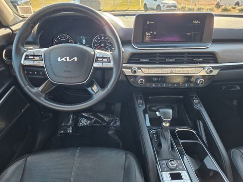 Used 2022 Kia Telluride EX w/ EX Premium Package image 14