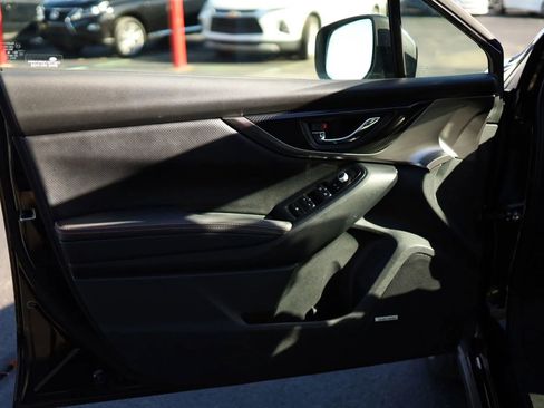 Used 2019 Subaru Crosstrek 2.0i Limited w/ Moonroof Package w/Navigation image 10