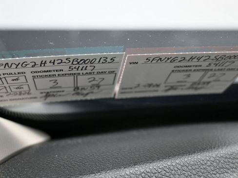 Used 2025 Honda Pilot EX-L image 10