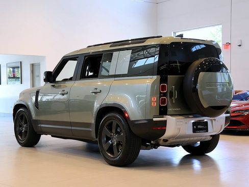 Used 2025 Land Rover Defender 110 S AWD/4WD image 2