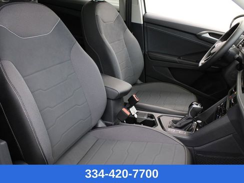 New 2026 Volkswagen Taos SE image 21