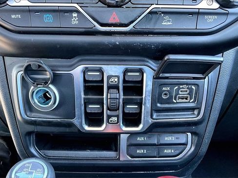 Used 2023 Jeep Wrangler Unlimited Sahara w/ Cold Weather Group image 16