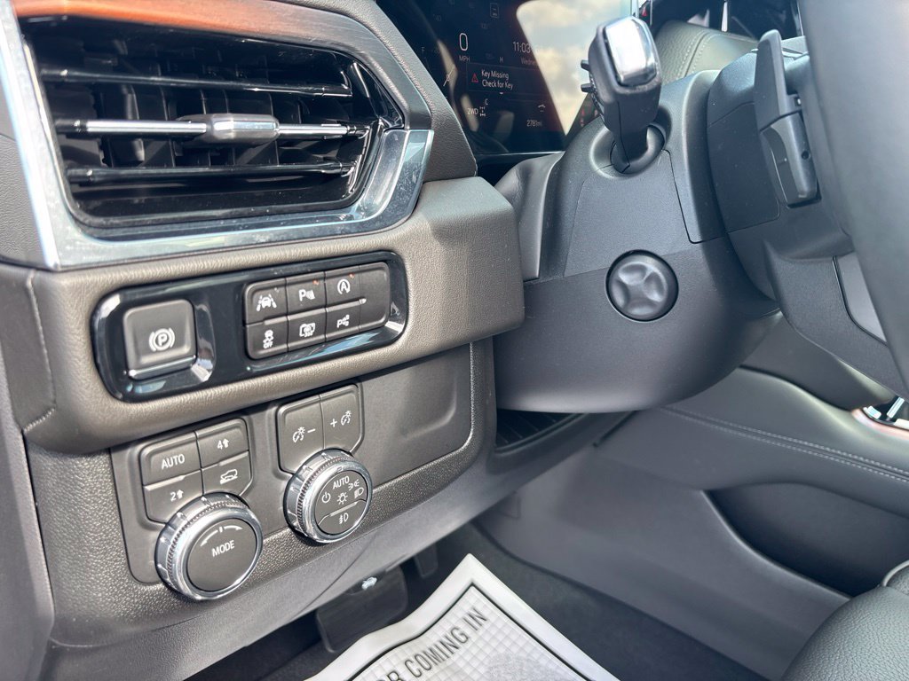 Used 2026 GMC Yukon Denali w/ Sun & Power Step Package AWD/4WD image 16