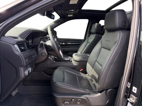 Used 2024 GMC Yukon XL Denali AWD/4WD image 9