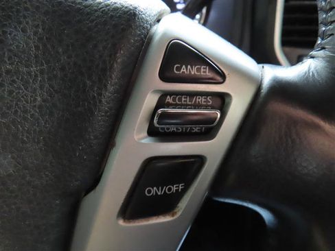 Used 2019 Nissan Titan SV w/ SV Convenience Package AWD/4WD image 22