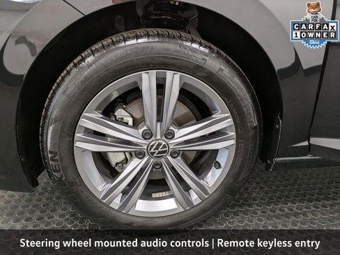 Used 2024 Volkswagen Jetta SE w/ Panoramic Sunroof Package FWD image 9