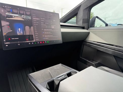 Used 2024 Tesla Cybertruck AWD Crew Cab image 54