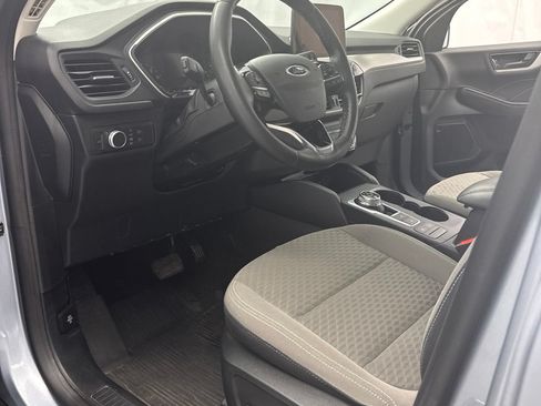 Used 2022 Ford Escape SE w/ SE Sport Appearance Package AWD/4WD image 10