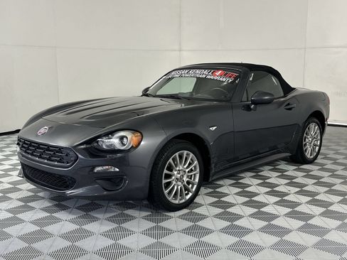 Used 2018 FIAT 124 Spider Classica w/ Technology & Siriusxm Group RWD image 4
