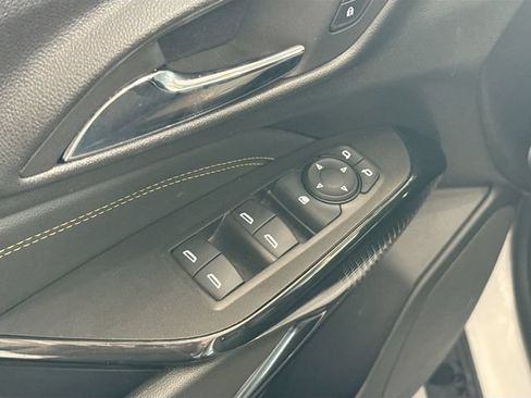 Used 2024 Chevrolet Trax LT FWD image 18
