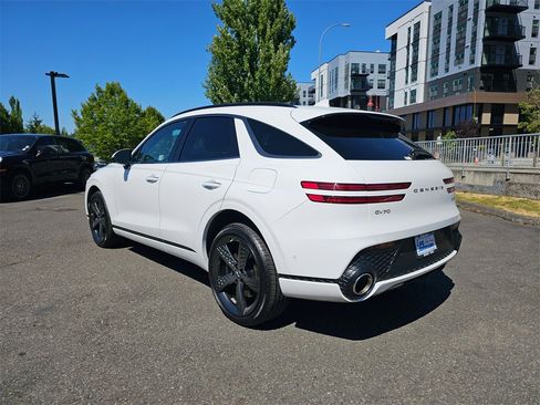 Used 2025 Genesis GV70 3.5T Sport w/ Sport Advanced Package image 5