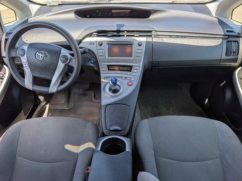 Used 2015 Toyota Prius Two FWD image 4
