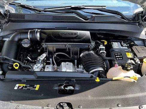 Used 2025 Jeep Compass Trailhawk AWD/4WD image 10
