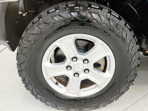 Used 2019 Jeep Wrangler Unlimited Sport S AWD/4WD image 71