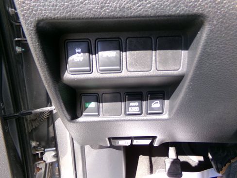 Used 2015 Nissan Rogue S AWD/4WD image 14
