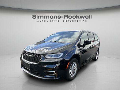Used 2025 Chrysler Pacifica Select FWD image 1