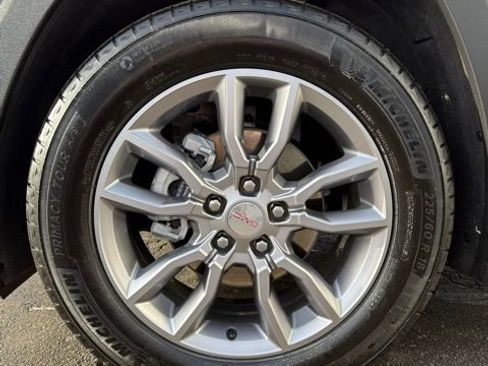 Used 2022 GMC Terrain SLT w/ Infotainment Package II image 14