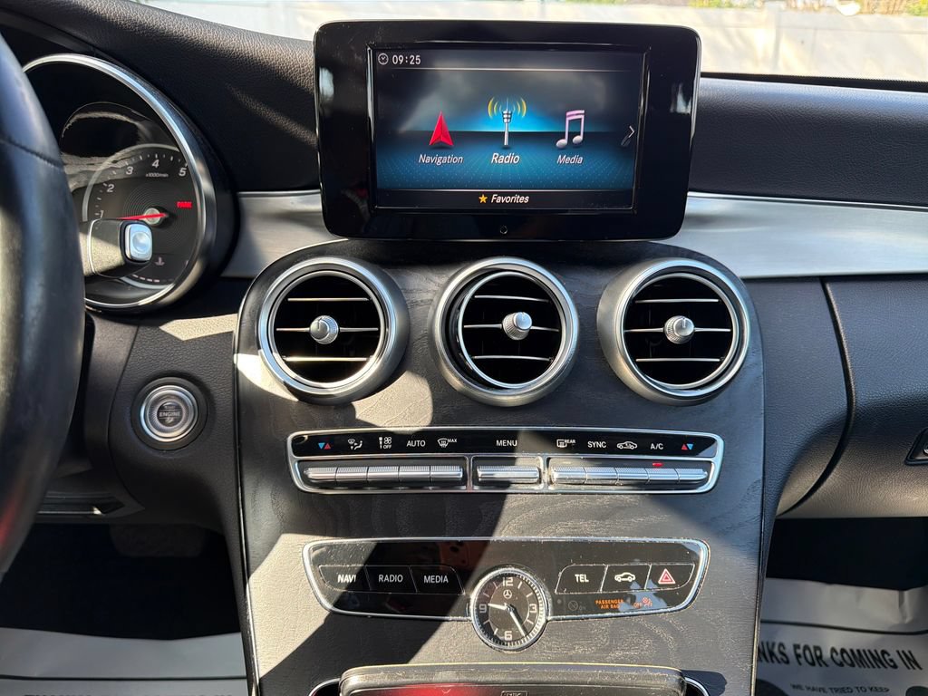 Used 2019 Mercedes-Benz C 300 4MATIC Sedan image 18