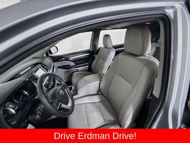 Used 2018 Toyota Highlander XLE FWD image 5